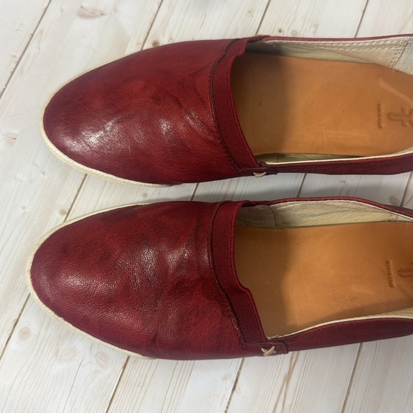 Frye Melanie Slip On Leathers Flats Loafers Red Women’s Size 6 - Picture 2 of 7